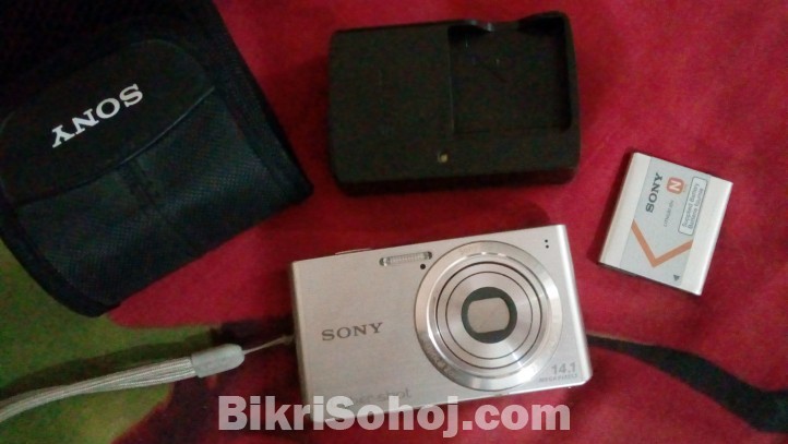 Sony Cybershot full fresh digital camera